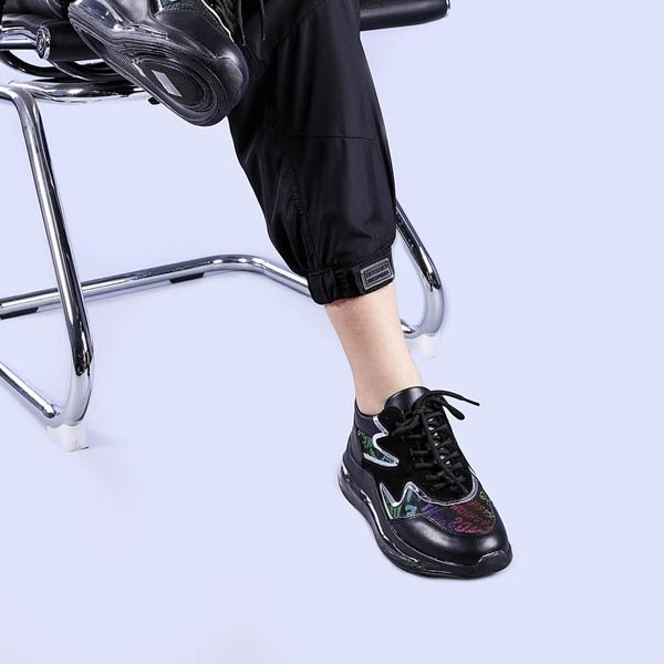 Γυναικεία αθλητικά παπούτσια Sorina μαύρα με ασημί, 2 - Kalapod.gr